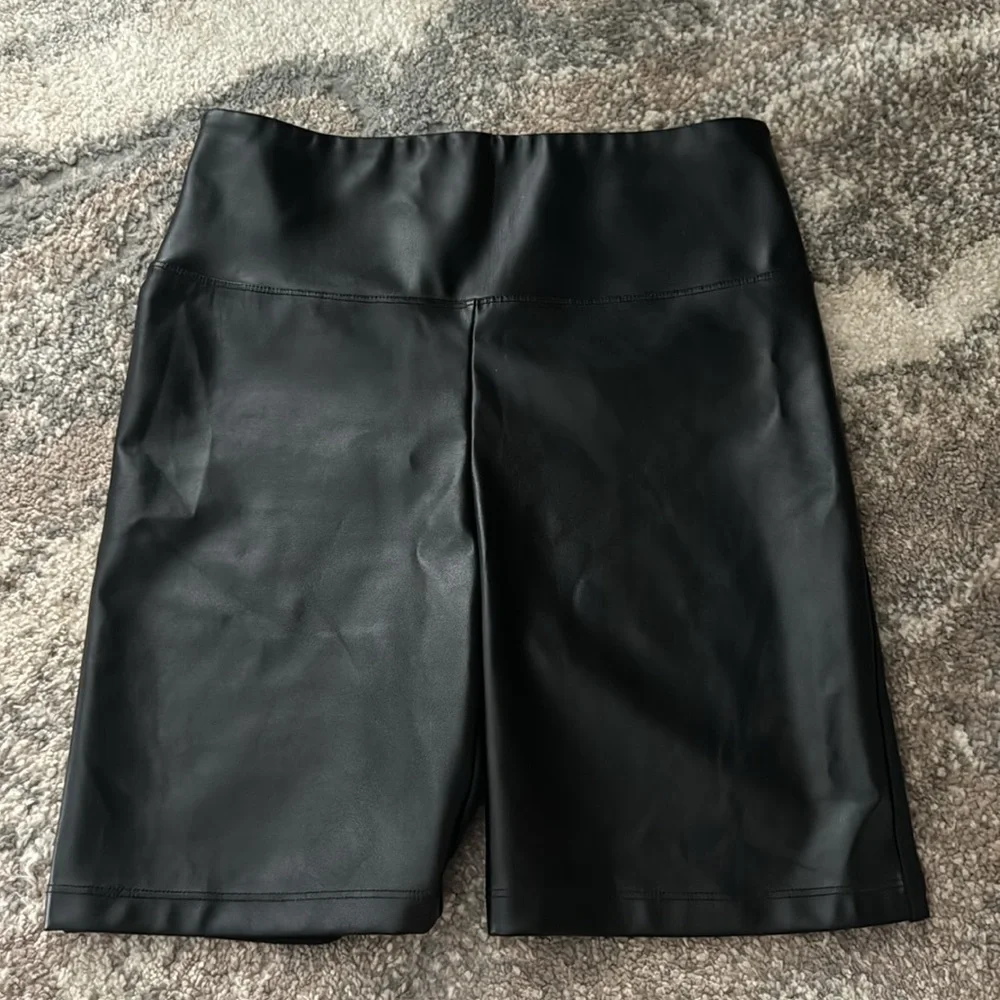 NWT Victoria’s Secret Sport Black Faux Leather Biker Shorts XS